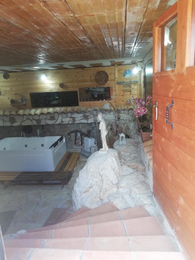Le Capanne Di Villa Margherita Sonnino Exterior foto