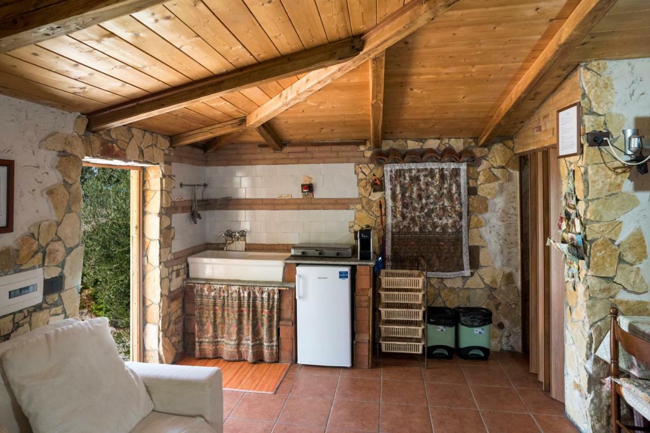Le Capanne Di Villa Margherita Sonnino Exterior foto